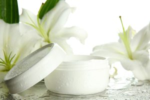 HOW TO SELECT THE BEST MOISTURIZER FOR YOUR SKINCARE ROUTINE?