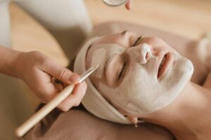 The Benefits of Facial Massage: Sculpting and Relaxation Combined